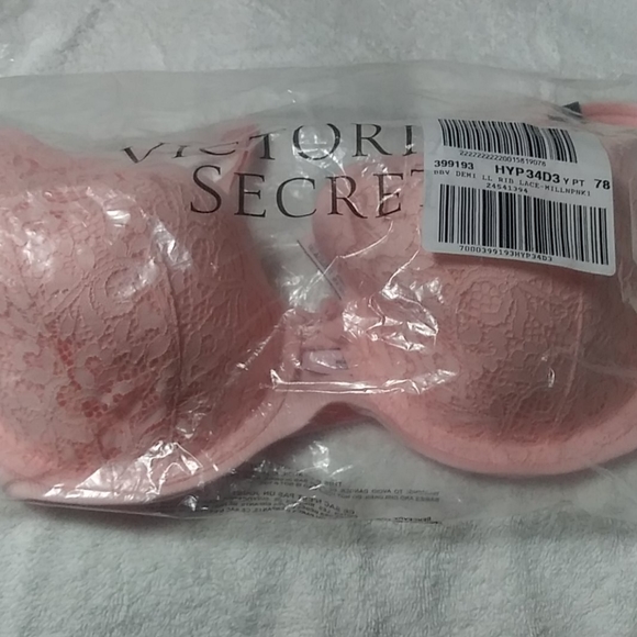 NWT Victoria Secret - Picture 1 of 5